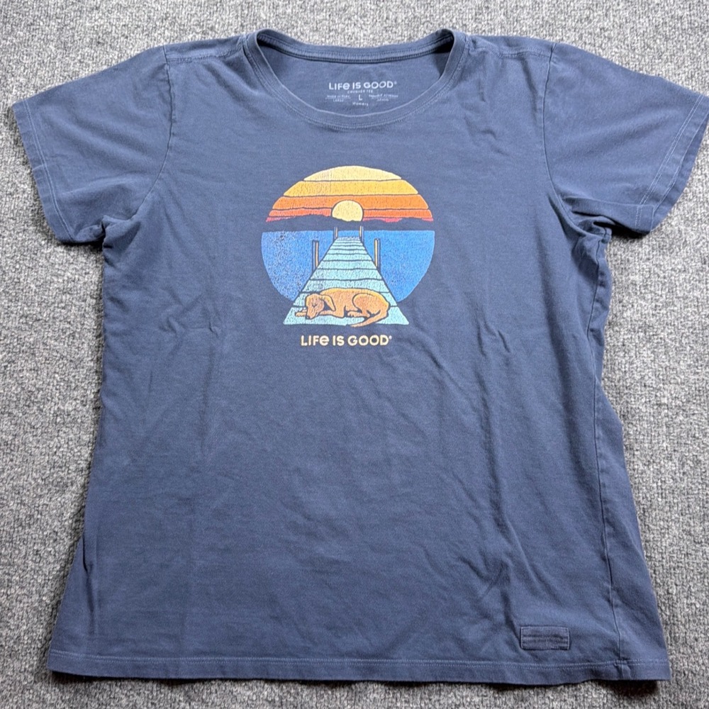 Life Is Good Crusher Tee Shirt Womens Large Blue Dog On Dock Sunset Graphic
